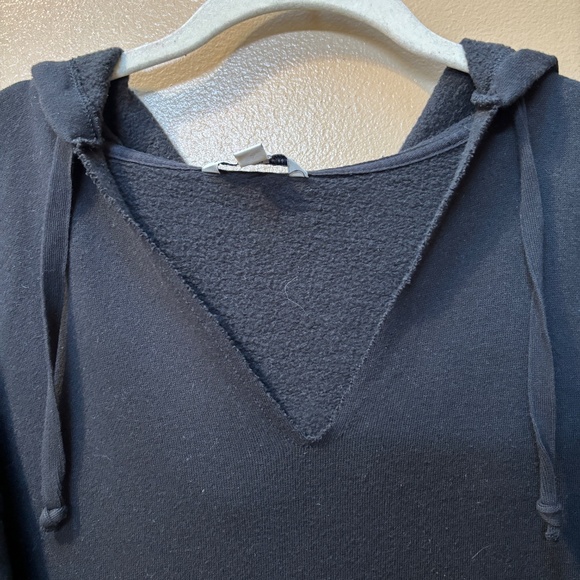 American Eagle Outfitters Floral Embroidered Long Sleeve Black Hoodie Size M - Picture 3 of 10